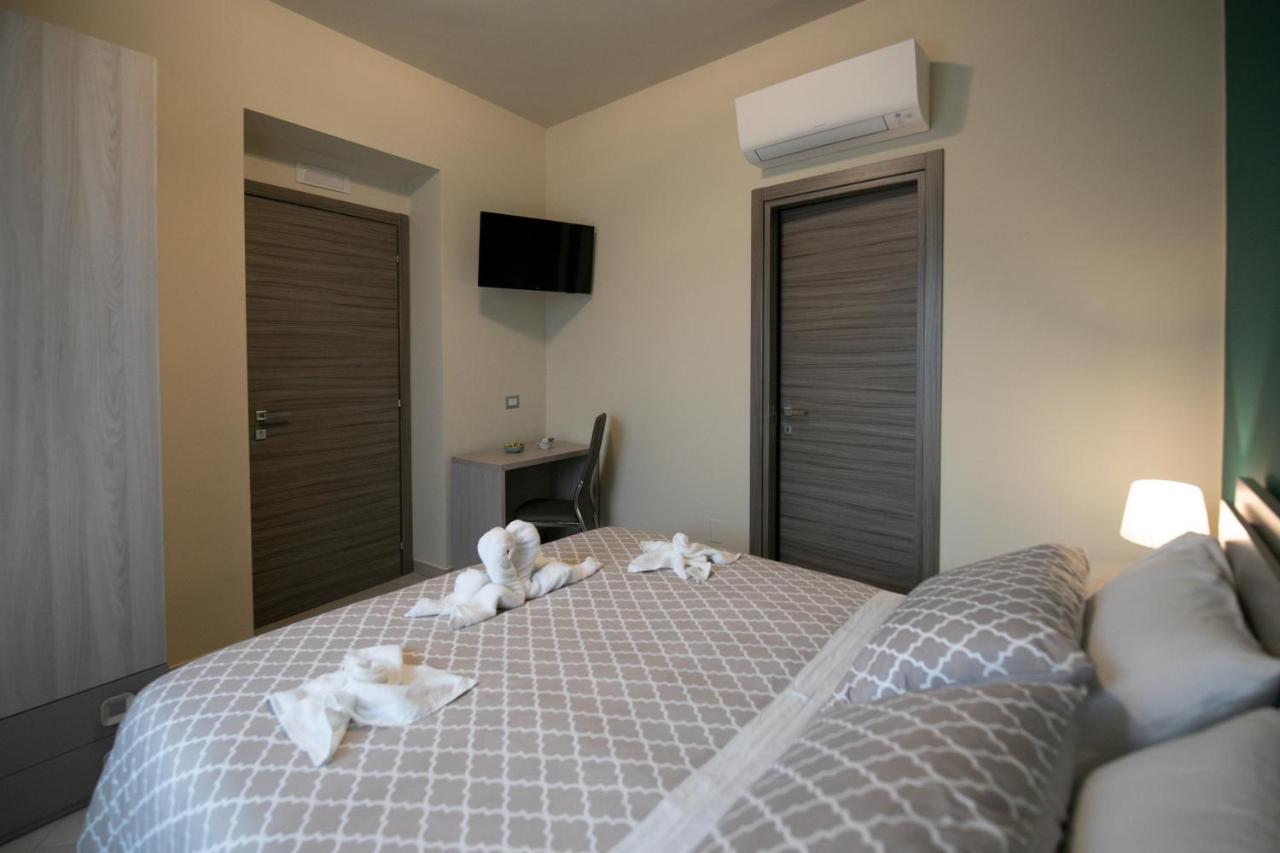 Hotel La Madonnina à Nicosia Extérieur photo