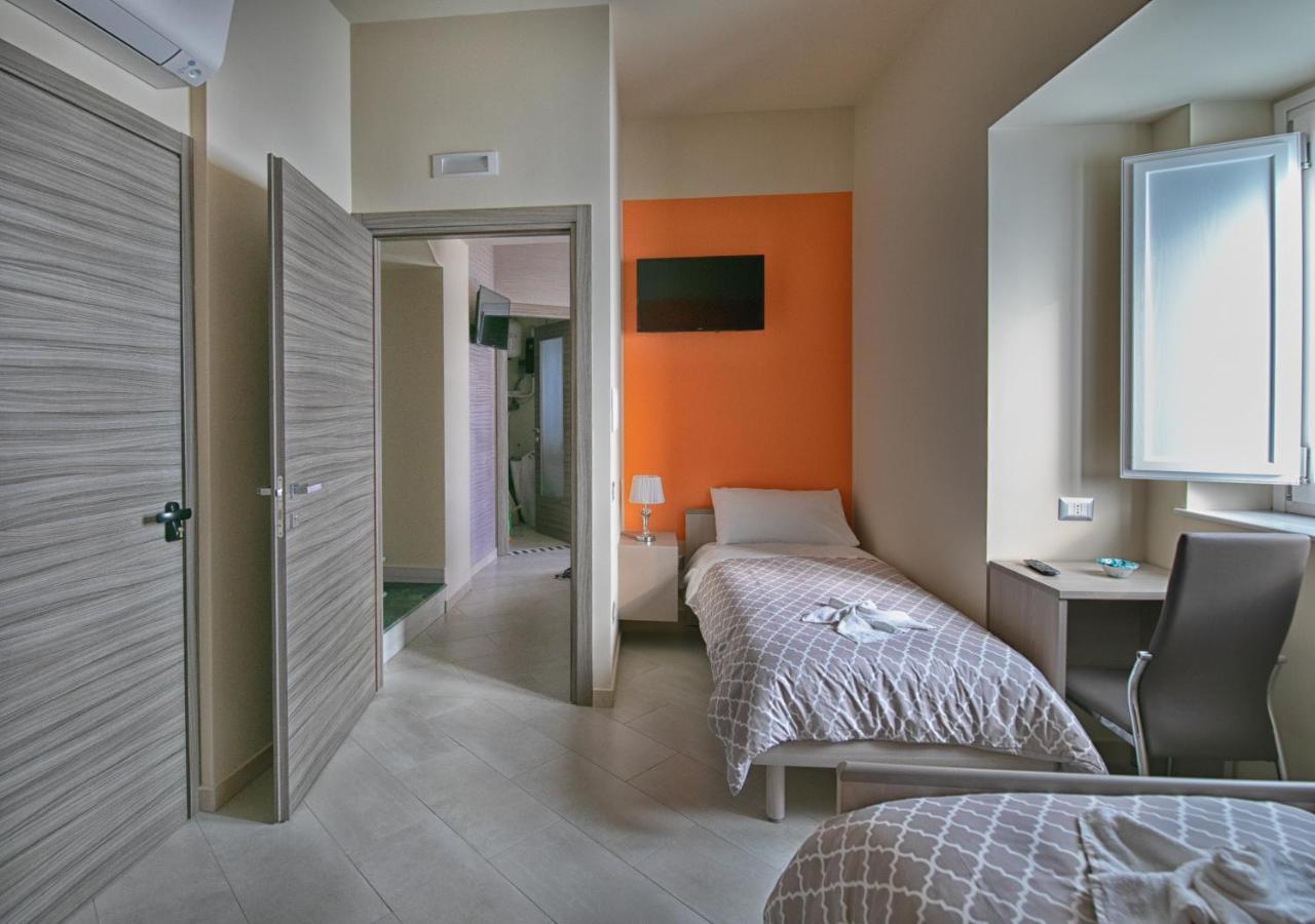 Hotel La Madonnina à Nicosia Extérieur photo